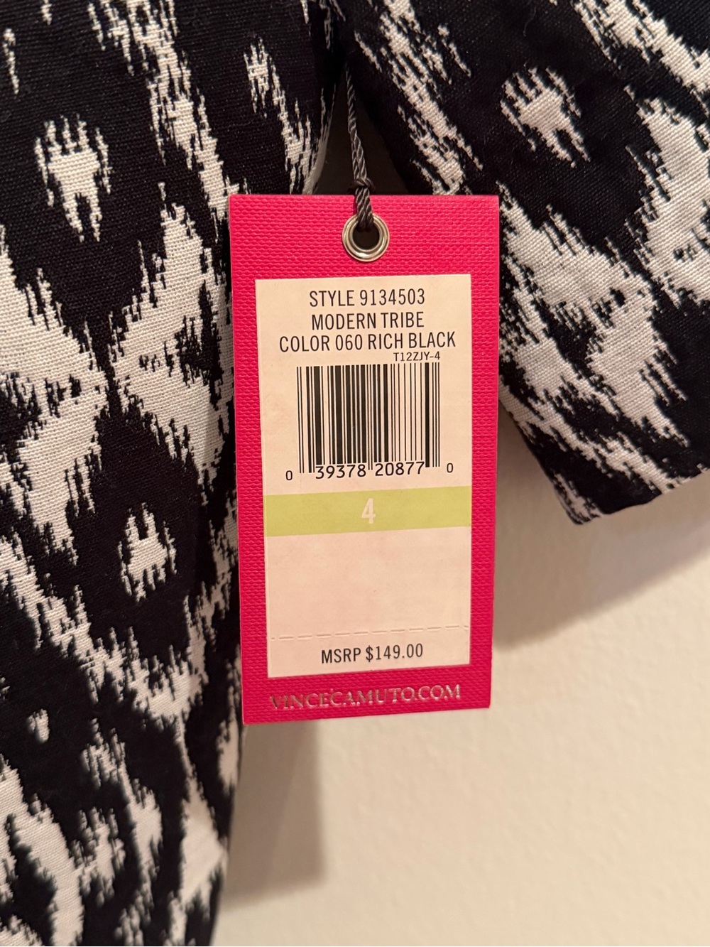 Vince Camuto Black & White Ikat Short Sleeve Semi-Cropped Zip Blazer Jacket - Picture 5 of 6